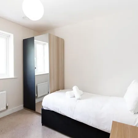 Homely 4Bd Townhouse - Next To Hanley Park Stoke-on-Trent Exterior photo