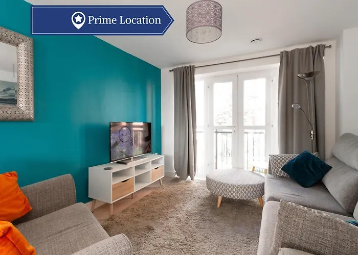 Homely 4Bd Townhouse - Next To Hanley Park