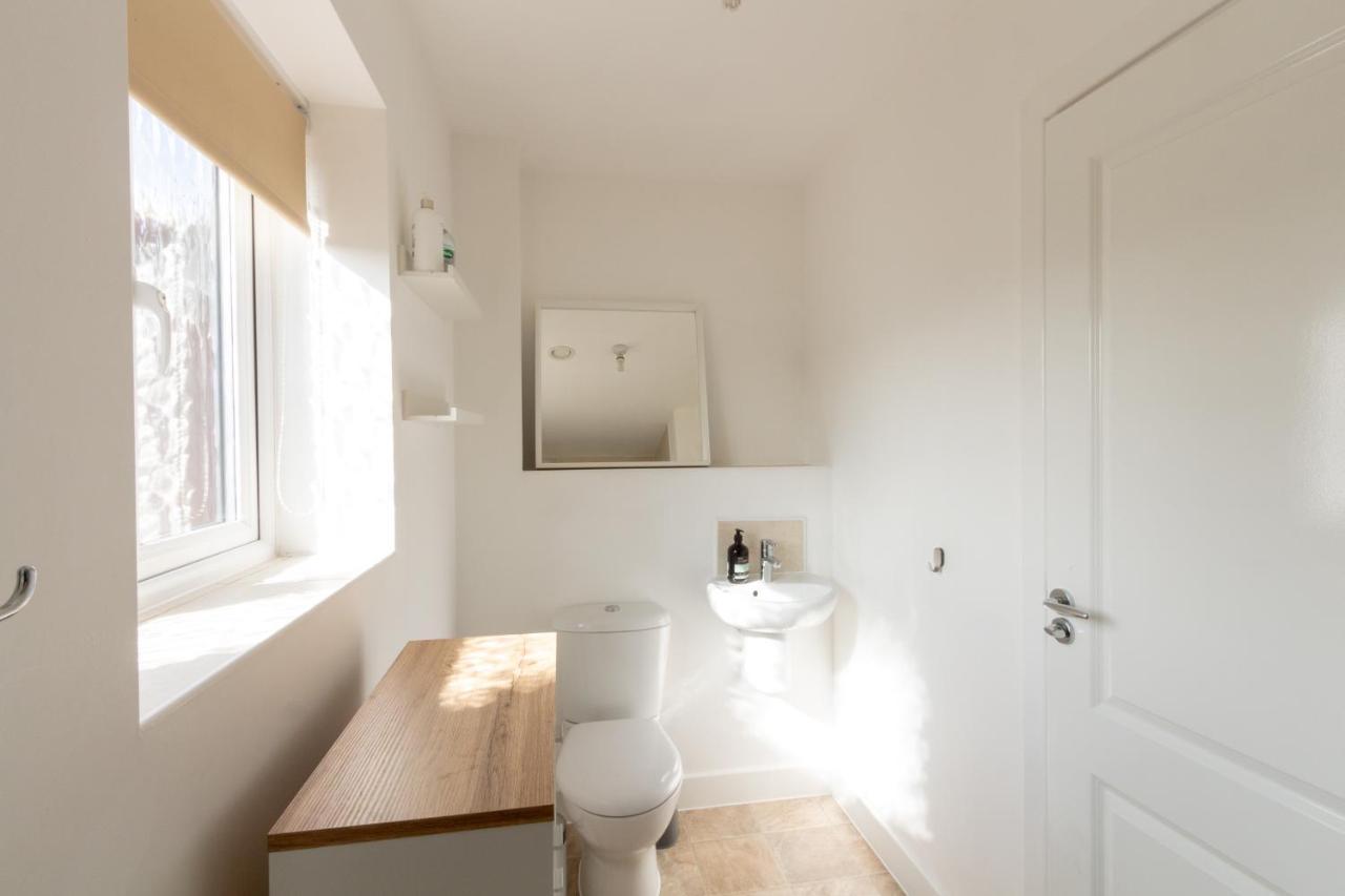 Apartment Homely 4bd Townhouse - Next To Hanley Park *
