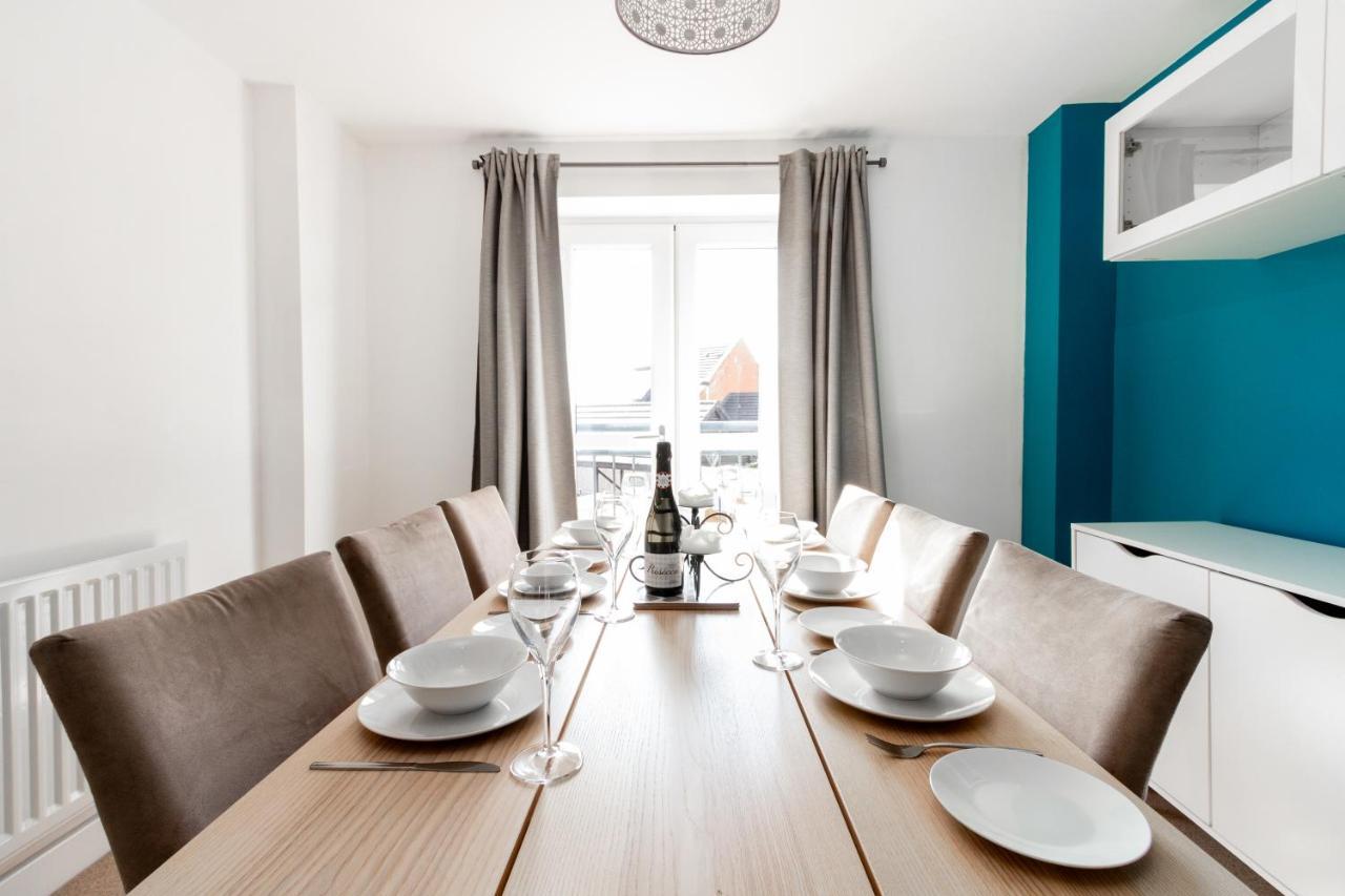 Apartment Homely 4bd Townhouse - Next To Hanley Park