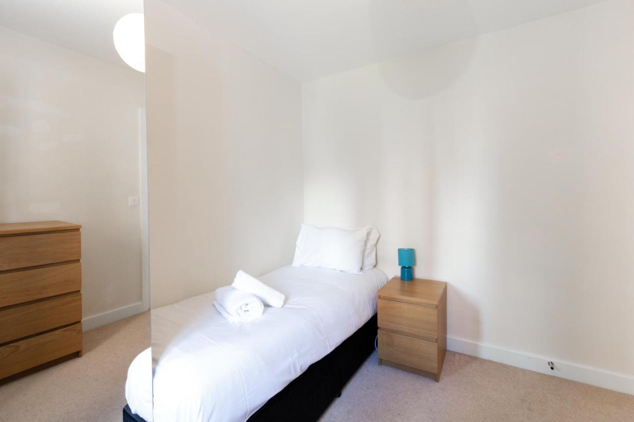 Homely 4bd Townhouse - Next To Hanley Park
