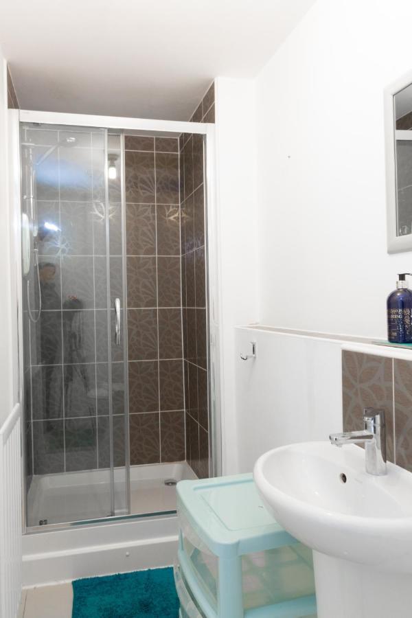 Apartment Homely 4bd Townhouse - Next To Hanley Park *