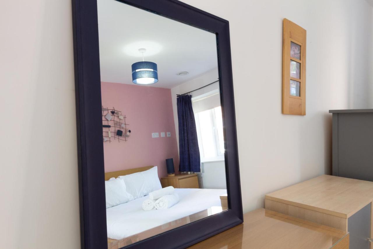 Apartment Homely 4bd Townhouse - Next To Hanley Park *